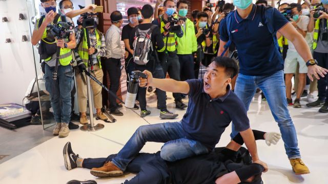 Právní stát v Hongkongu skončí, protesty ne, říká aktivista o plánu Číny